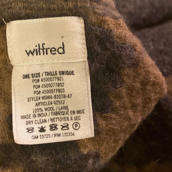 Wilfred Diamond Mosiac Scarf wrap blanket - Picture 11 of 14